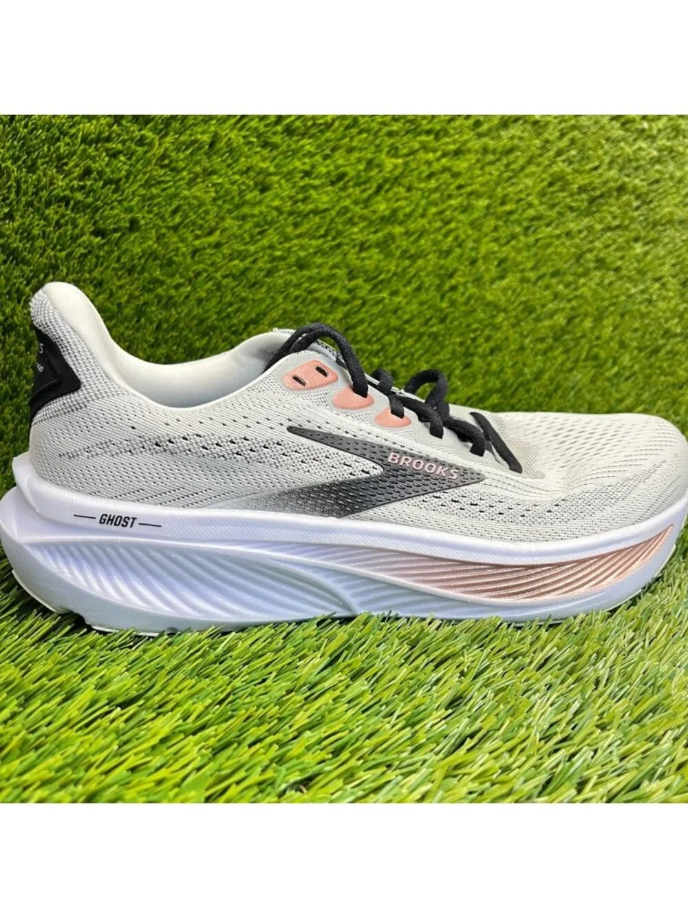 Brooks Ghost 17 Womens Size 9.5 White Black Pink Athletic Running Shoes Sneakers